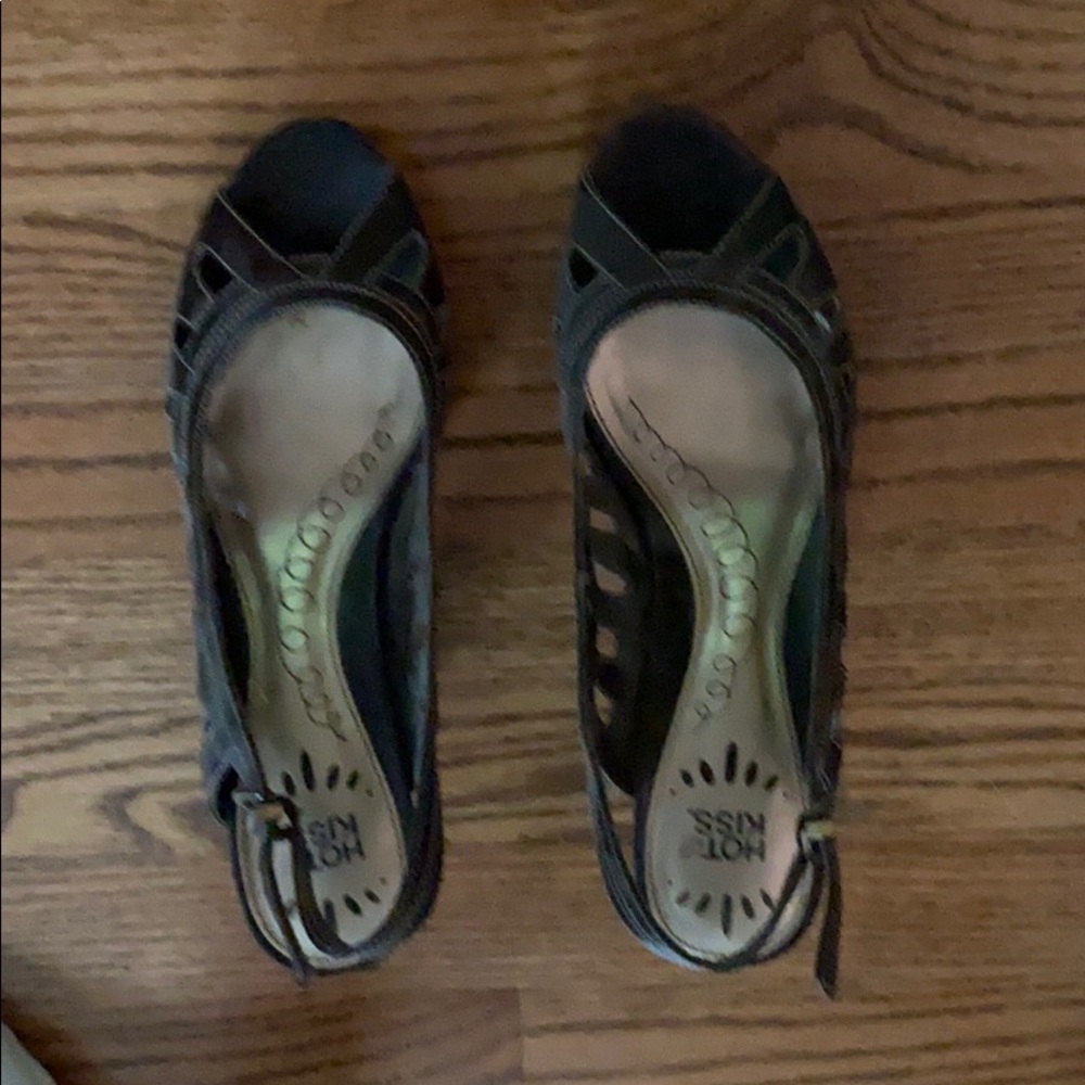 Women’s size ten heels